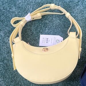 Time and Tru Yellow Shoulder Bag
